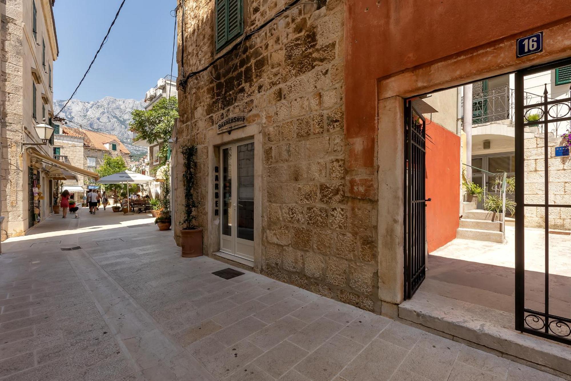 City Center Apartment Dvor Kalalarga Makarska Exterior photo