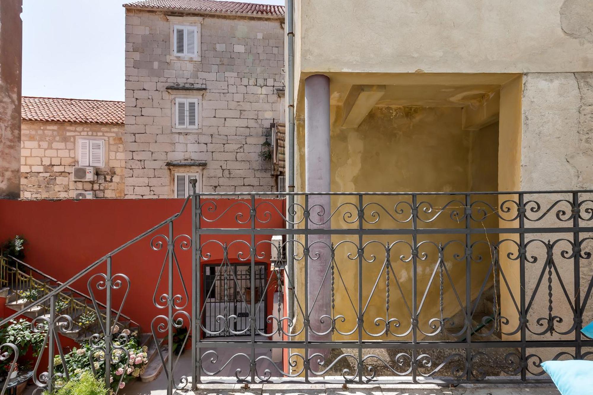 City Center Apartment Dvor Kalalarga Makarska Exterior photo